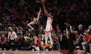 杜兰特射落底角三分 生涯总得分32294超乔丹升历史第五