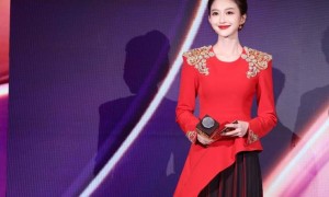 央视春晚主持人透露体重仅93斤：压力瘦，收获近年体重最低