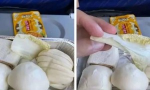 冲上热搜！女子吐槽飞机餐“仅一根青菜”，网友吵翻，当事人再发声，航司回应