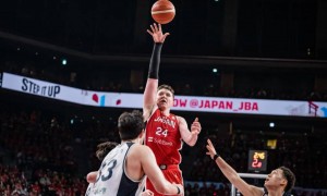 霍金斯出战24+8助日本击败韩国 李贤重空砍28+11