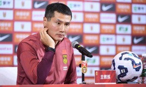 国足战喀麦隆或变阵加强防守 球队提醒球员不要过于鲁莽