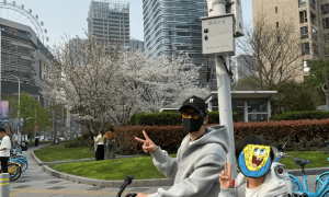 黄晓明回应带9岁小海绵上路骑行被指违法：郑重道歉，会到交警部门接受处罚