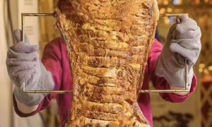 36斤活羊烤完只剩6.9斤，肉去哪了？记者实地揭开“离谱”背后的真相