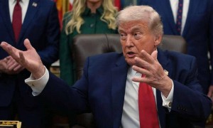 特拉维夫上空出现鸦群，以色列疑似寻求停火，伊朗表示要为47年账“做个了断”