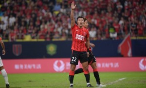 国足官方：因魏震和塞尔吉尼奥伤情 补充征调李杨和李镇全