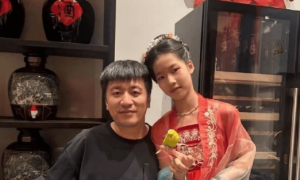 张雪峰女儿发文缅怀爸爸：我爸爸很伟大！