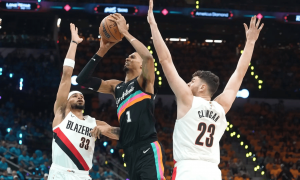 文班亚马获年度最佳防守球员 全票当选+史上最年轻DPOY