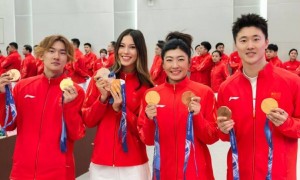 法国见！徐梦桃社媒晒照 米兰冬奥雪上项目四金合影