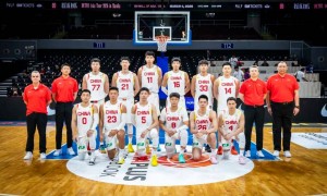 赵继伟首节8分余嘉豪9+5 男篮半场1分落后中国台北