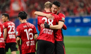 中超-费利佩生日夜戴帽席尔瓦传射 成都队5-1西海岸继续领跑