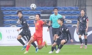 三战全胜夺冠！四国赛-袁博涵两传一射 U16国足4-2韩国