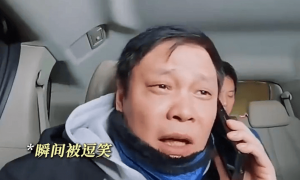 范志毅一家法国度假，小17岁妻子打扮洋气似明星，他站身旁像保镖