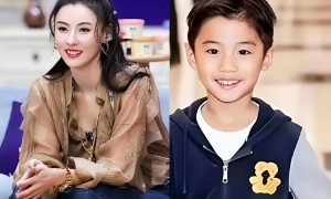 张柏芝在澳洲晒玫瑰花，靠在大儿子身上撒娇，给孩子们做美食