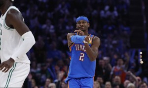 历史第一！亚历山大连续127场20+超越张伯伦