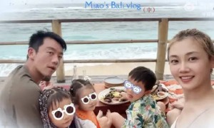 郑恺苗苗公开三胎小女儿 一家五口同框超有爱