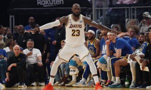 詹姆斯三分命中100% 突破1000记与科比湖人队史唯二