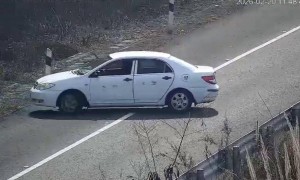 男子下错高速收费站后从匝道掉头逆行 当地交警：扣12分，罚款200元