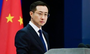 美官员称中企向伊朗提供芯片制造设备，外交部回应