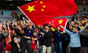 邵佳一首秀取得开门红，国足2比0击败世界杯新军库拉索队