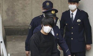 安倍晋三枪击案嫌疑人山上彻也认罪，其母亲：如不是我，他不会走到这一步