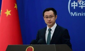 外媒称美国暂停向华虹供应半导体设备，外交部回应