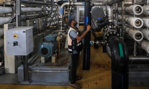 水比油贵 海湾多国水厂遇袭引担忧