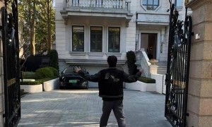 从发廊小哥到顶级富豪，网红白冰炫富惹争议