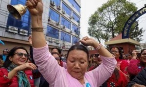 尼泊尔“90后”新总理宣誓就职：学土木的说唱歌手，2022年当选加德满都市长