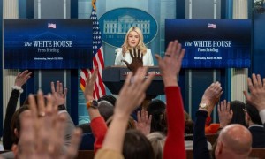 打伊朗缺弹药，美国“东墙”终于拆到了乌克兰？| 京酿馆