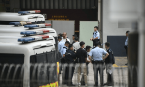 23岁香港女警在警署内身亡，警方初步怀疑系用配枪自杀，目前正展开调查