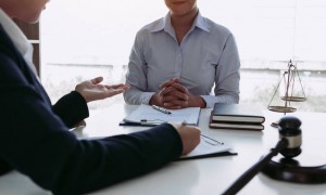 上市银行“反向讨薪”账本：中行三年追回超亿元，是成熟标志还是被动之举？