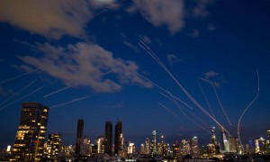 郑永年：伊朗战事启示，要预防日本成为“东亚的以色列”| 访谈