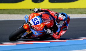 WSBK捷克站正赛首回合，张雪机车车手斩获赛季第四冠
