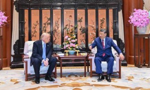 新华图讯｜习近平同美国总统特朗普在中南海小范围会晤