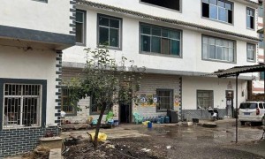 女子参加丧礼被砸死，遗体已停放半年多