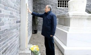 省委书记一个多月内两赴纪念馆，缅怀“北国雄狮”