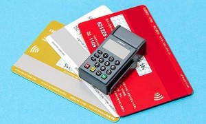 多家银行密集停发信用卡 缩量调整背后有哪些原因？