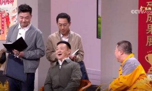 讽刺拉满的春晚小品，尺度不小