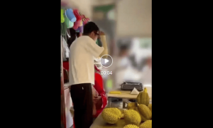 三亚官方通报两颗榴莲坑150：涉事摊贩存在无照经营、短斤缺两的违法行为，拟罚款6万元